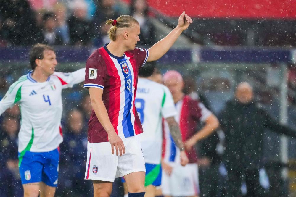 米堡官方：允许主帅爱德华兹与狼队谈判，已与后者达成协议条款